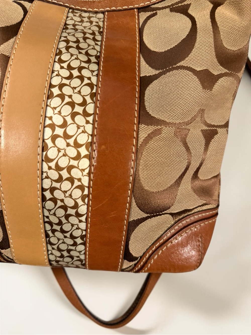 SOLD COACH Vintage Signature C Canvas Leather Stripe Shoulder Bag 10542 Tan - Picture 3 of 16